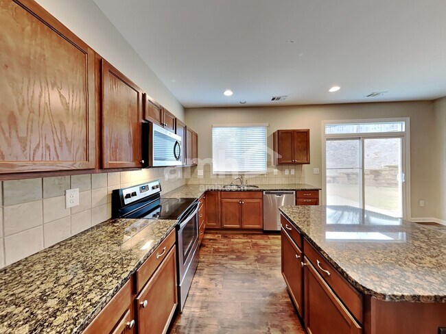 Building Photo - 804 Commerce Trl