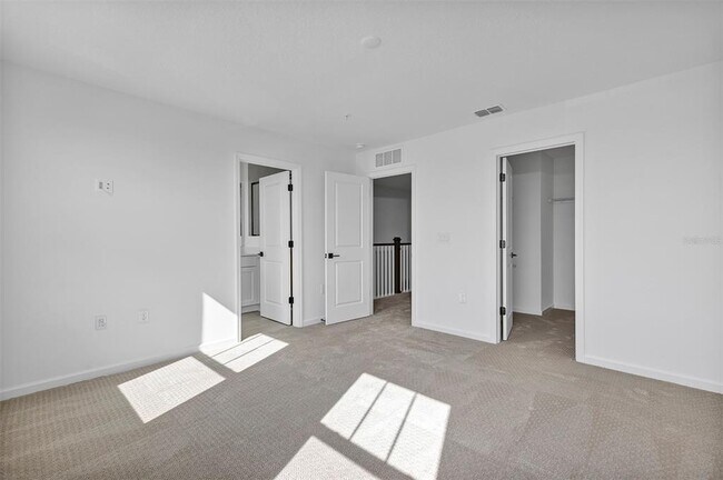 Building Photo - 1851 Pinecliff Dr