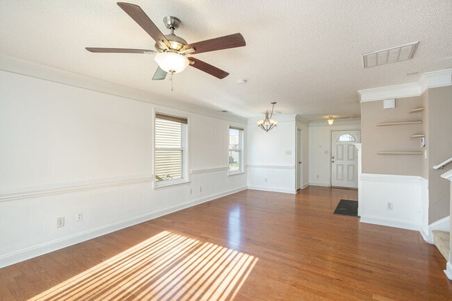 Building Photo - 13716 Riding Hill Ave