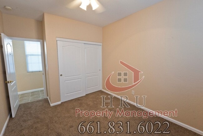 Building Photo - Ready to move in -4 bed+-2bath
