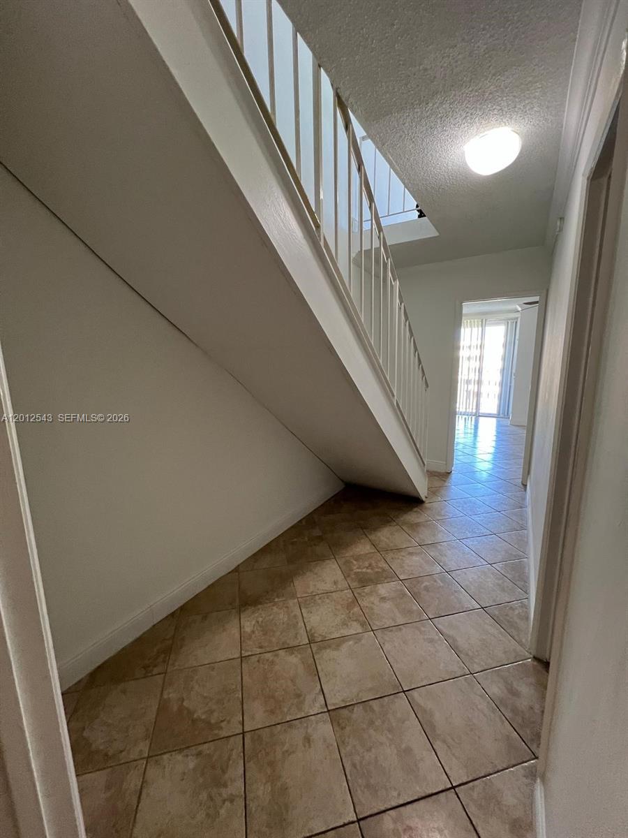 Building Photo - 9210 Fontainebleau Blvd
