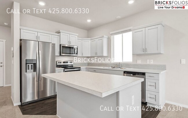 Building Photo - Soothing Retreat in Stunning Bremerton