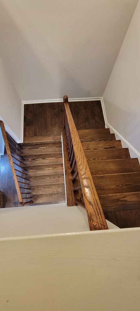 Building Photo - Beautiful 3 bedroom 2.5 bathroom END Unit ...