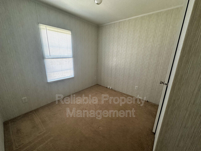 Building Photo - 120 Buffalo Acres Ln