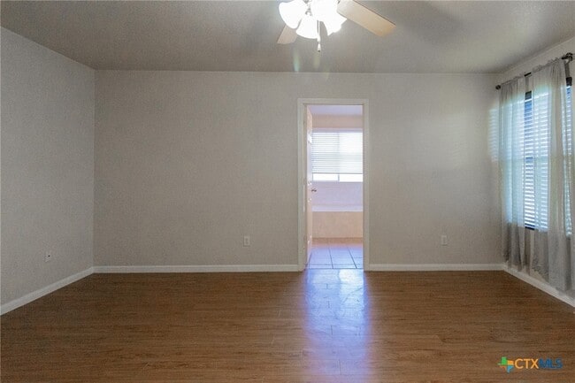 Building Photo - 2203 Love Rd