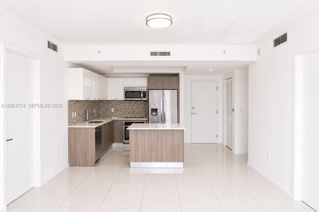 Building Photo - 5300 Paseo Blvd