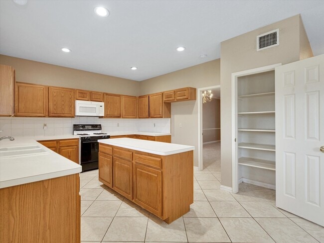 Building Photo - 16423 Ash Point Ln