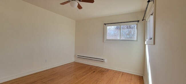 Building Photo - 3 bedroom 2 bath home