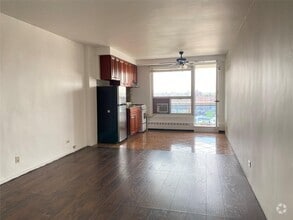 Building Photo - 97-10-97-62 62nd Dr