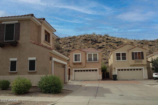 Building Photo - 207 W Mountain Sage Dr