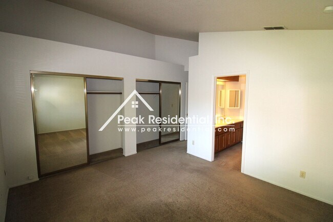 Building Photo - Spacious 3bd/2ba Elk Grove Home with 2 Car Garage