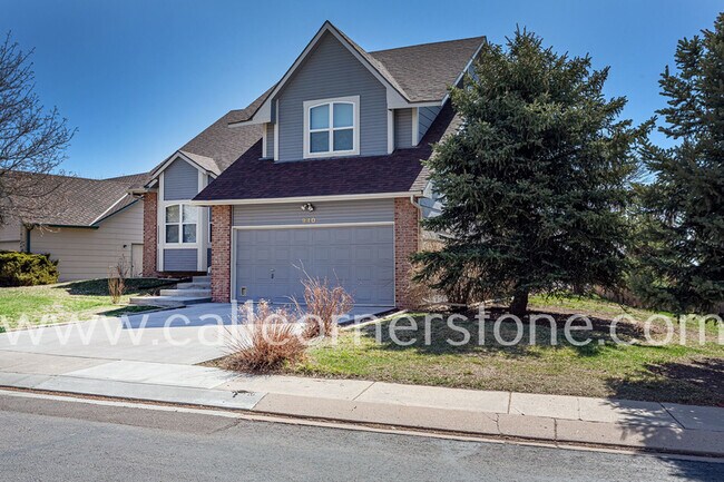 Primary Photo - 940 Royal Crown Ln