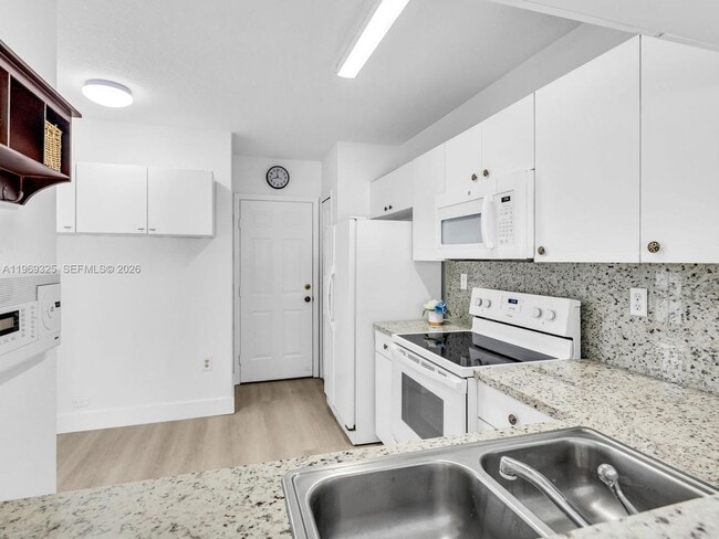 Building Photo - 11512 NW 48th Terrace