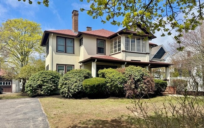 Building Photo - 199 Hillside Ave