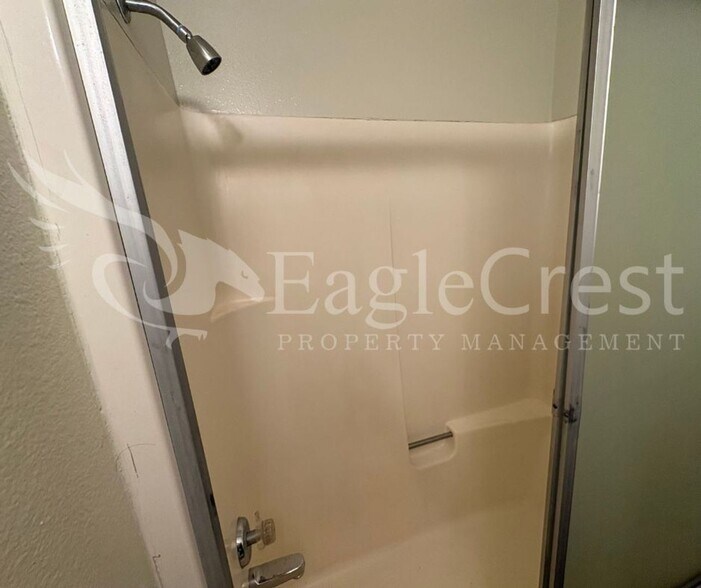 Building Photo - 1816 Evergreen St