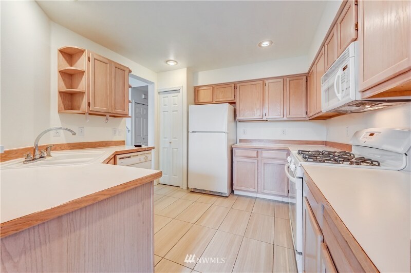 Building Photo - 4123 Fieldstone Dr