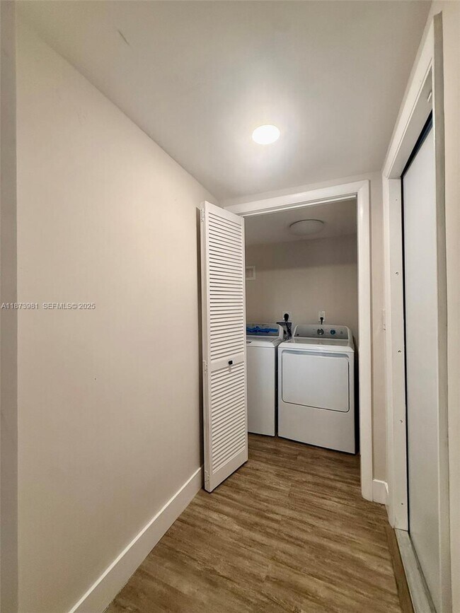 Building Photo - 2730 NE 9th Terrace