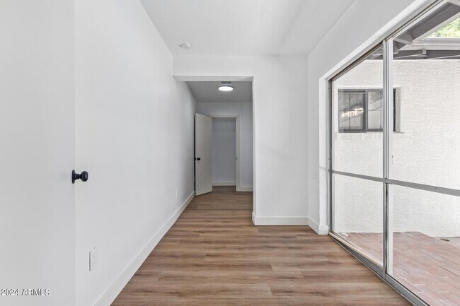 Building Photo - 159 Park St