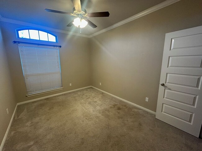 Building Photo - Beautiful Midway ISD Home