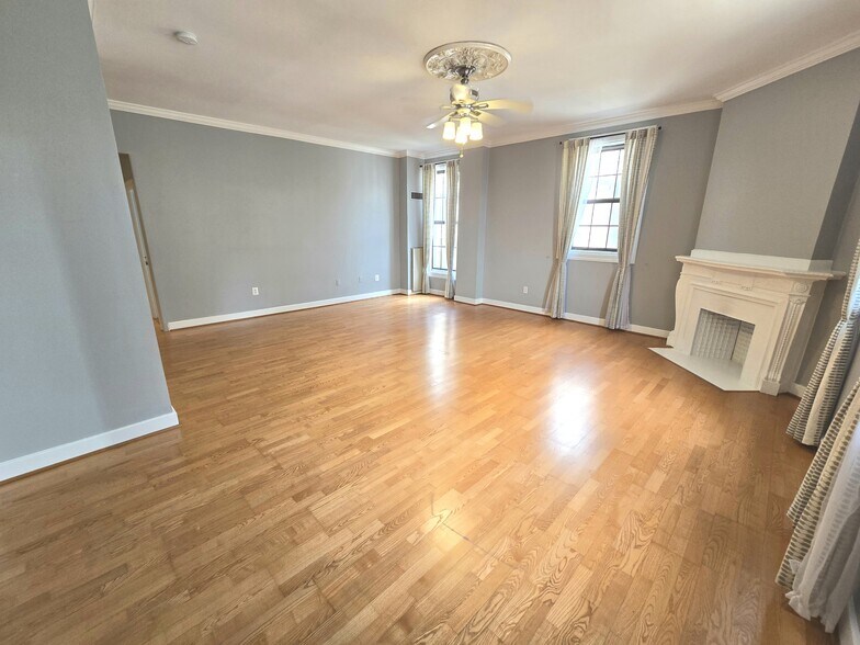 Building Photo - 1 E Chase St