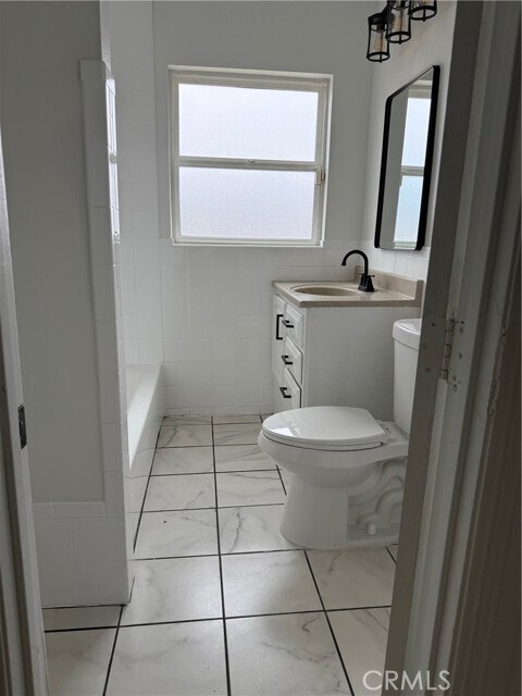 Building Photo - 15398 6th St