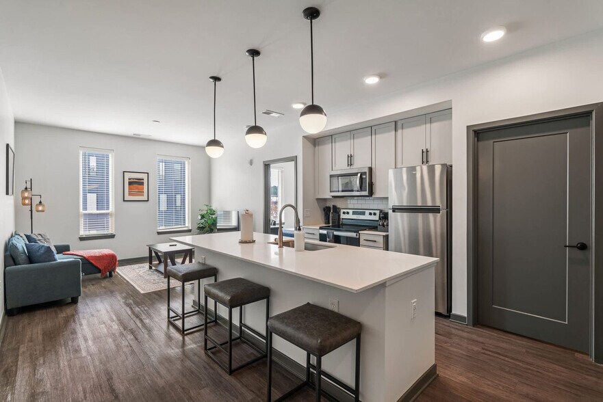 Building Photo - 6160 N Rural St