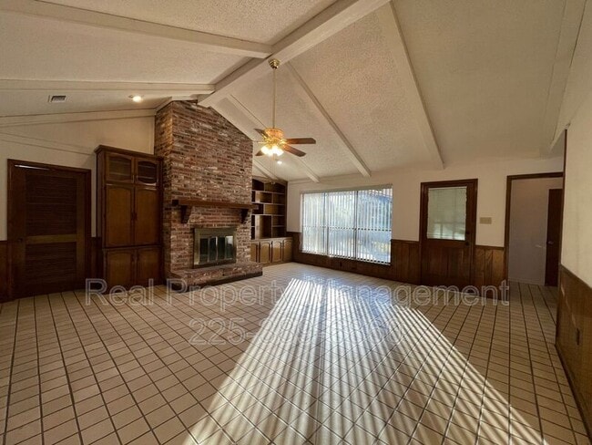 Building Photo - 6428 Chippendale Dr