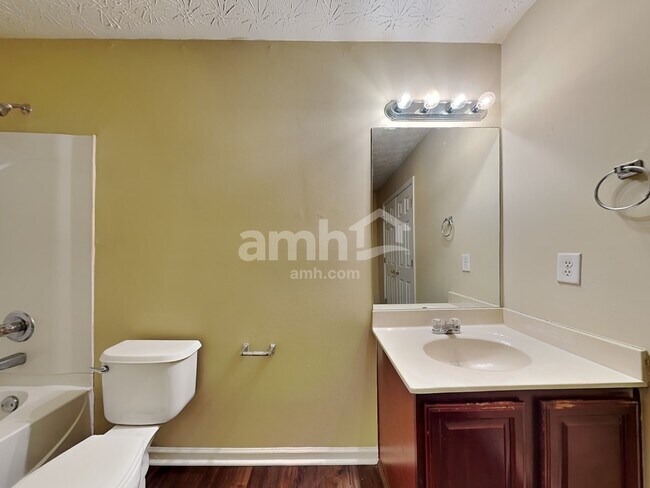 Building Photo - 889 Bramble Way