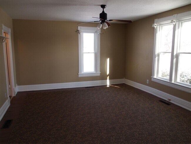 Building Photo - 13620 Tripp Rd