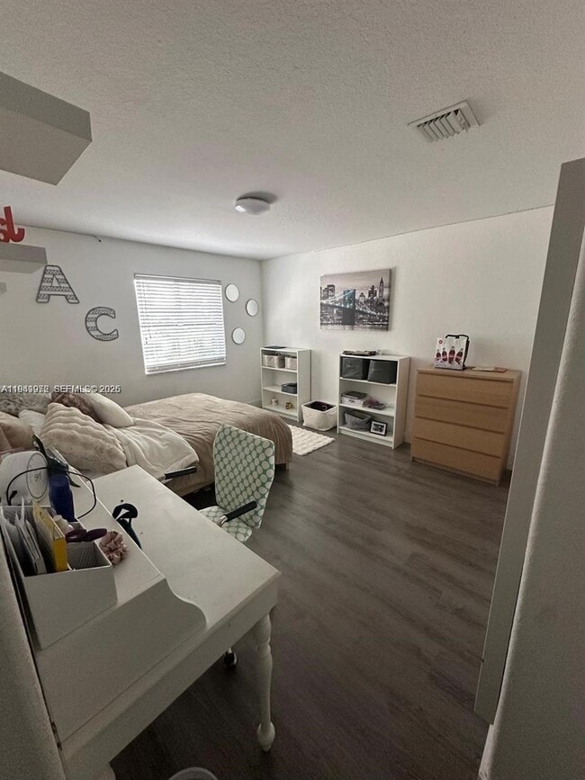 Building Photo - 1063 Sunflower Cir