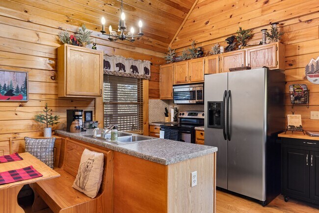 Building Photo - 1810 Trout Way