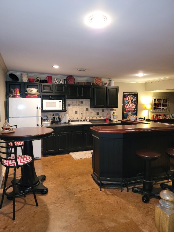 Building Photo - 712 E Fox Den Dr