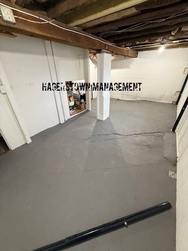 Building Photo - Just REDUCED - Single Level Living