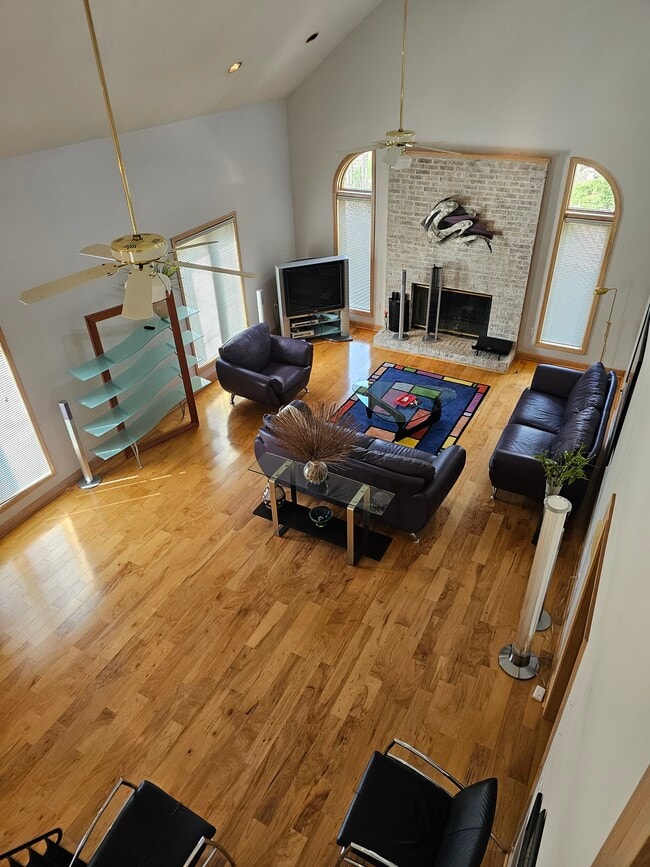 Building Photo - 5 Autumn Hill Ct