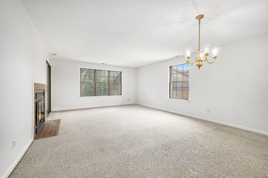living room 2 - 50 Rittenhouse Ct