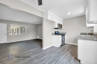 Building Photo - Raymond Court