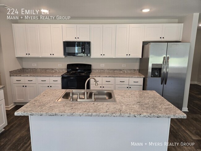 Building Photo - 224 Emily Ln