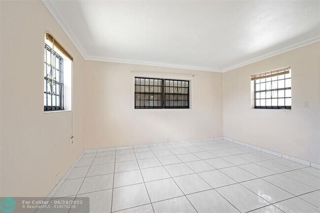 Building Photo - 4260 NW 173rd Dr