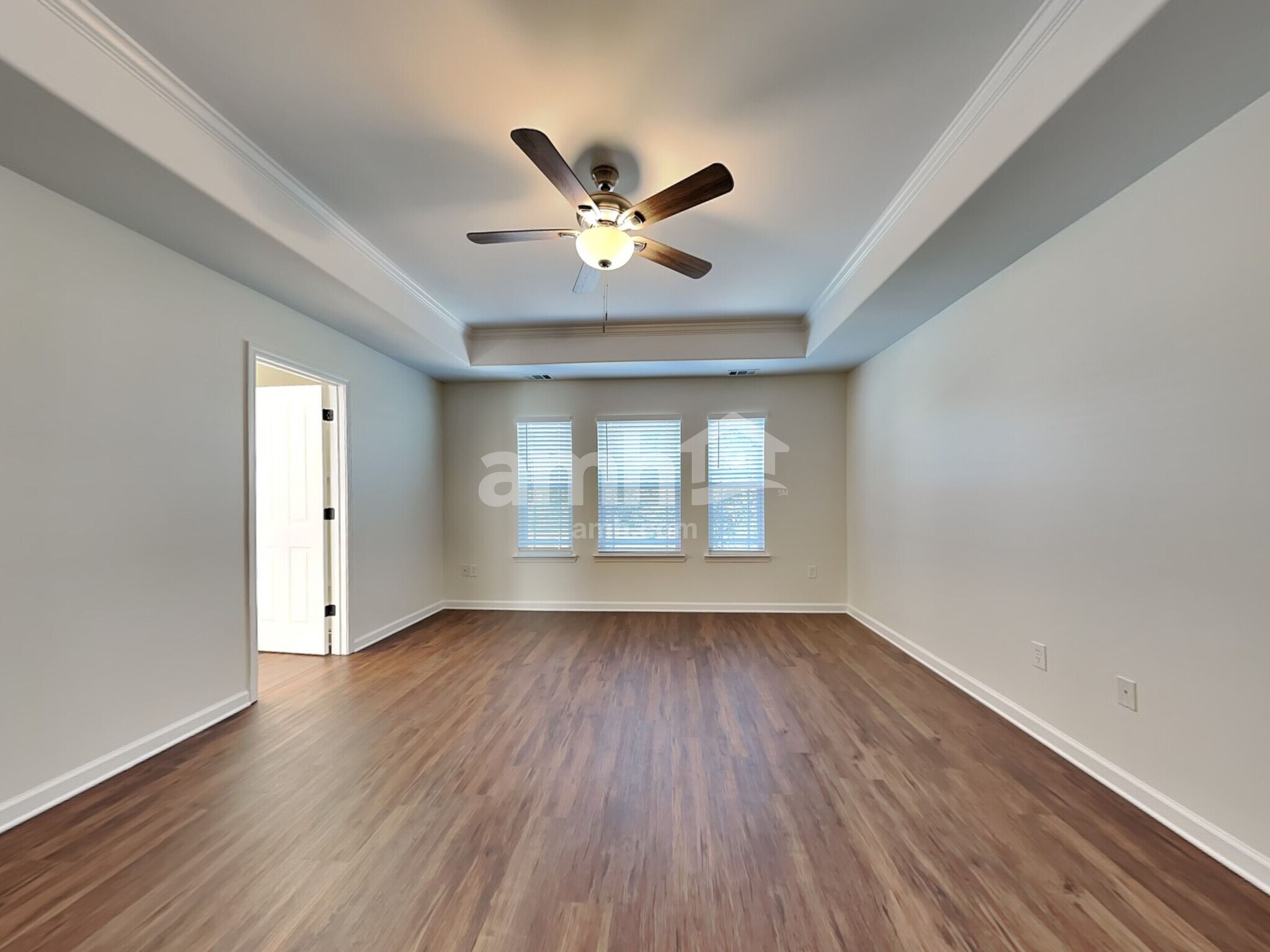 Building Photo - 625 Summer Hill Way