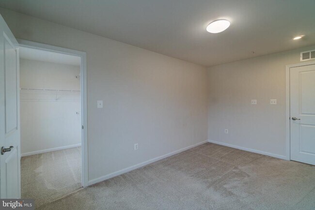 Building Photo - 6573 Autumn Olive Dr