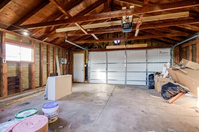 Building Photo - 2152 E Bataan Dr