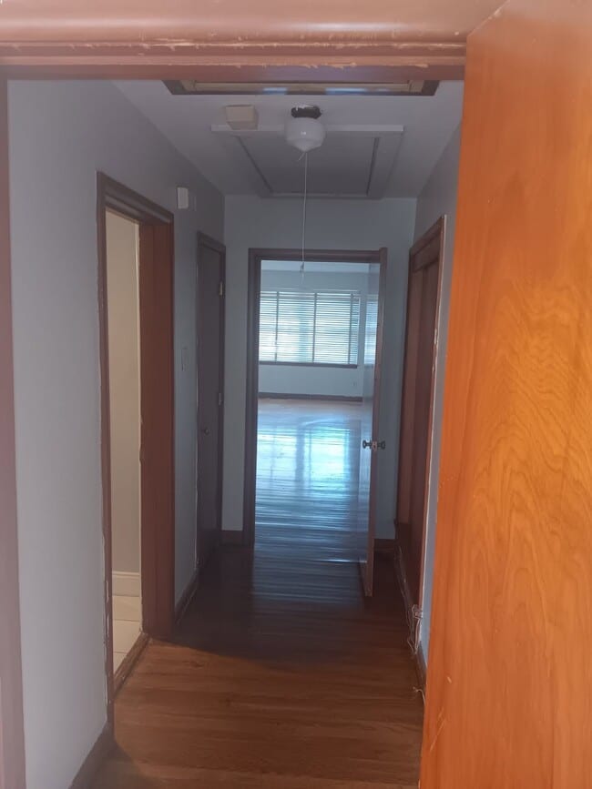 Building Photo - 824 Maury St