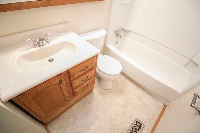 Building Photo - 437 S Haven Rd