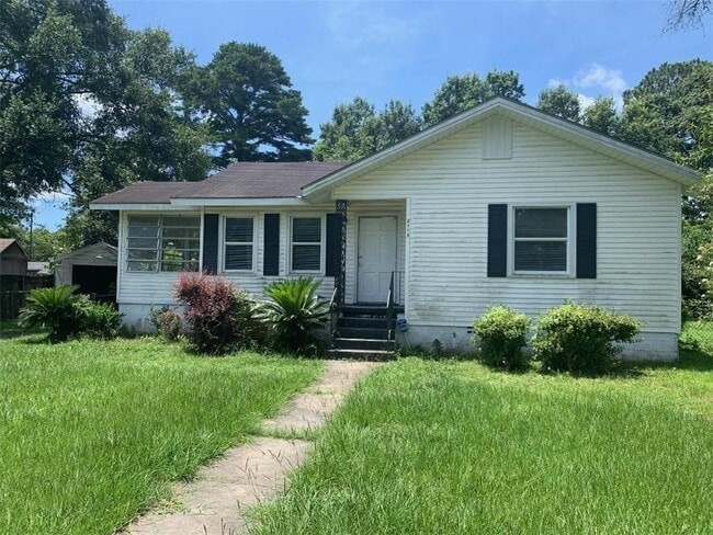 Primary Photo - 3173 Baronne St