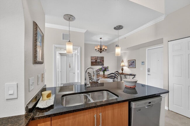 Building Photo - 600 S Dixie Hwy