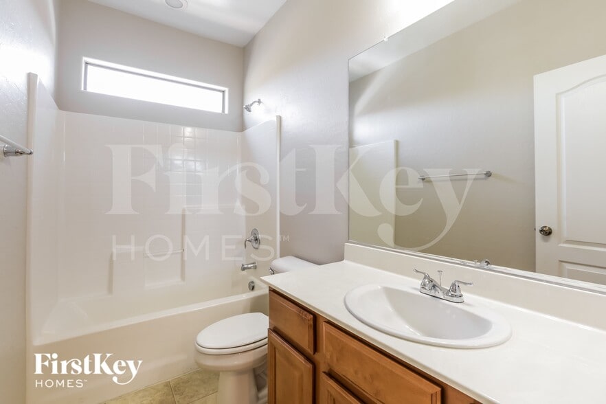 Building Photo - 677 Calamus Palm Pl