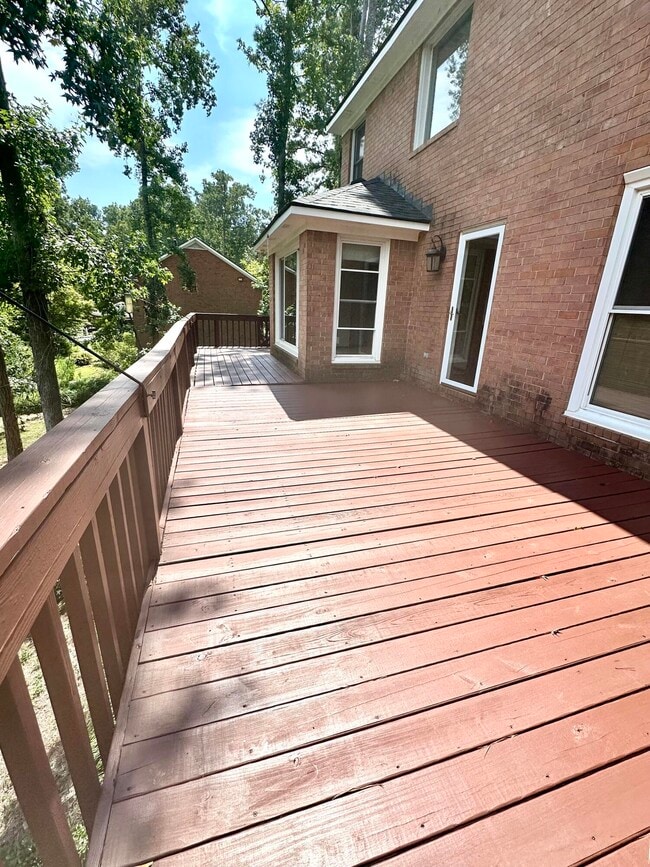 Building Photo - 527 Brandermill Rd