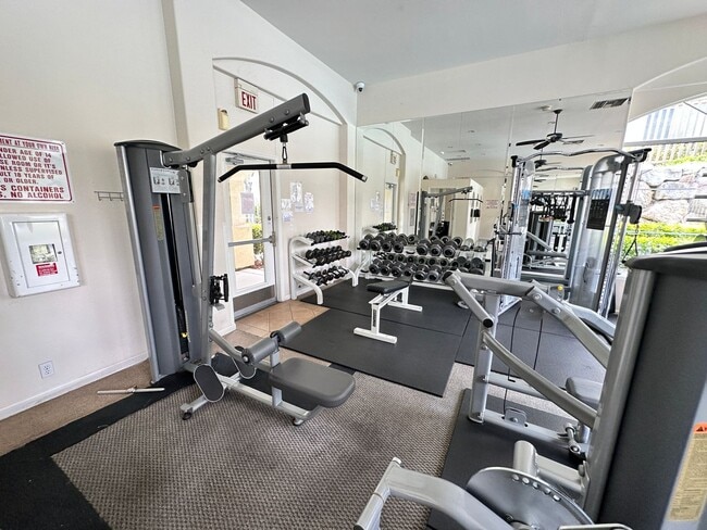 Building Photo - Summerlin Stunner!!