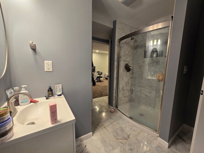 Building Photo - 4 Bedroom Townhome for Rent in Normal!