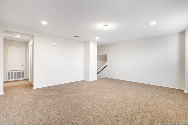 Building Photo - 2850 Lindenwood Run